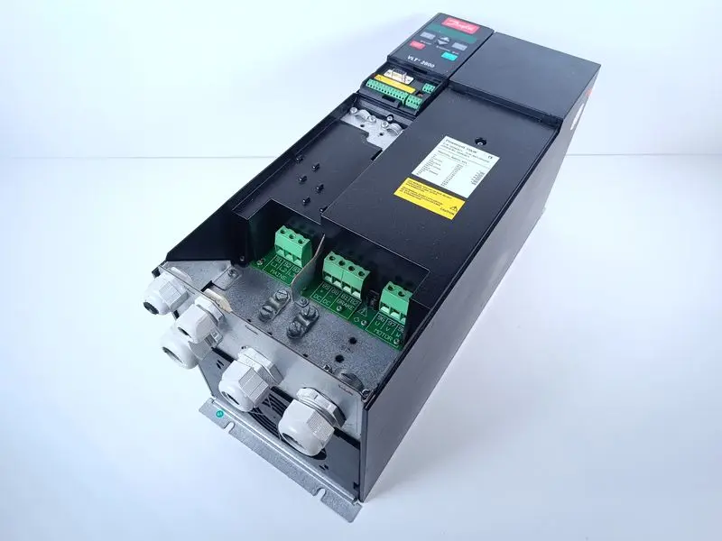 Produktfoto 1 von Danfoss VLT2800 VLT2881PT4B20STH3DBF00A00C0 195N2671 TESTED