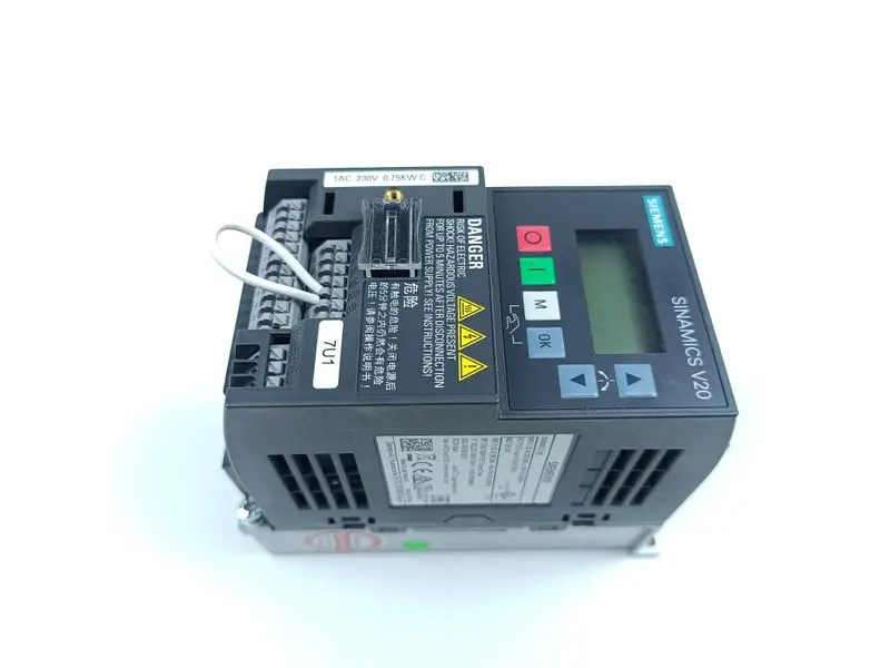 Produktfoto 1 von Siemens Sinamics V20 6SL3210-5BB17-5BV1 FS:11 230V 0,75kw TESTED & NEUWERTIG