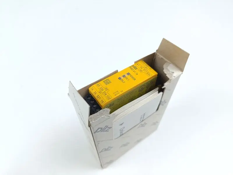 Produktfoto 1 von PILZ PNOZ e1.1p 24VDC 2n/o ID No.: 774133 UNUSED