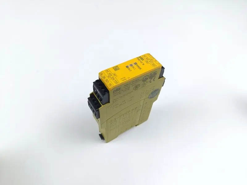 Produktfoto 1 von PILZ PNOZ e2.1p 24VDC 2n/o ID No.: 774136 UNUSED