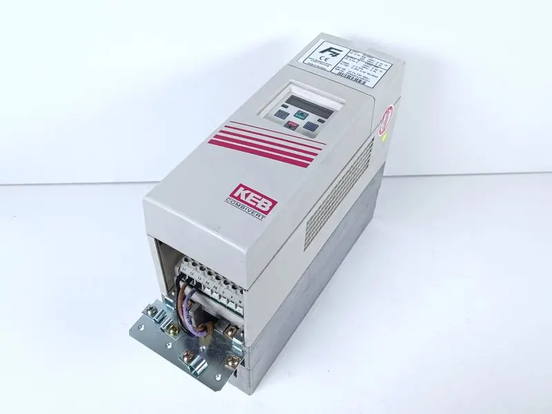 Produktfoto 1 von KEB F4 Frequenzumrichter + Erdungsplatte 10.F4.F3D-4R01 + 00.F4.010-1009 TOP