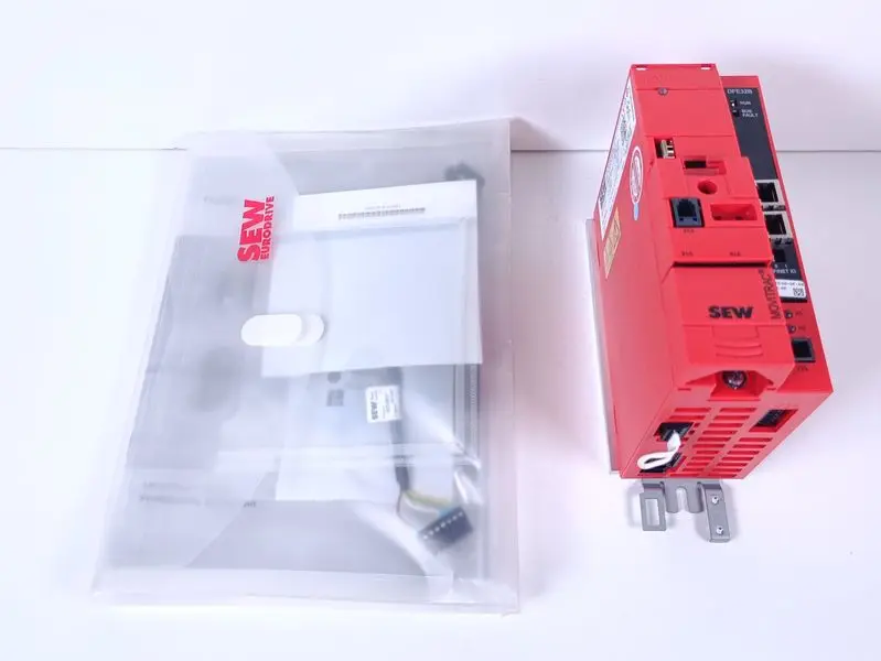 Produktfoto 1 von SEW Movitrac B MC07B0005-5A3-4-S0 + FSC11B + DFE32B TESTED & UNUSED