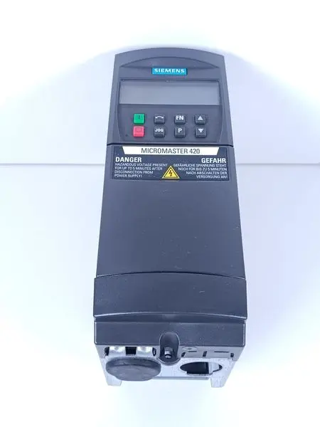 Produktfoto 1 von Siemens Micromaster 420 6SE6420-2AB12-5AA1 230V 3,2A 0,25kW TESTED & NEUWERTIG