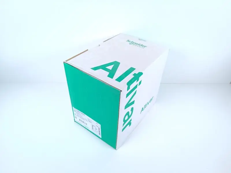 Produktfoto 1 von Schneider Electric Altivar 320 ATV320U30N4C 3kW 3HP 400V UNUSED & OVP