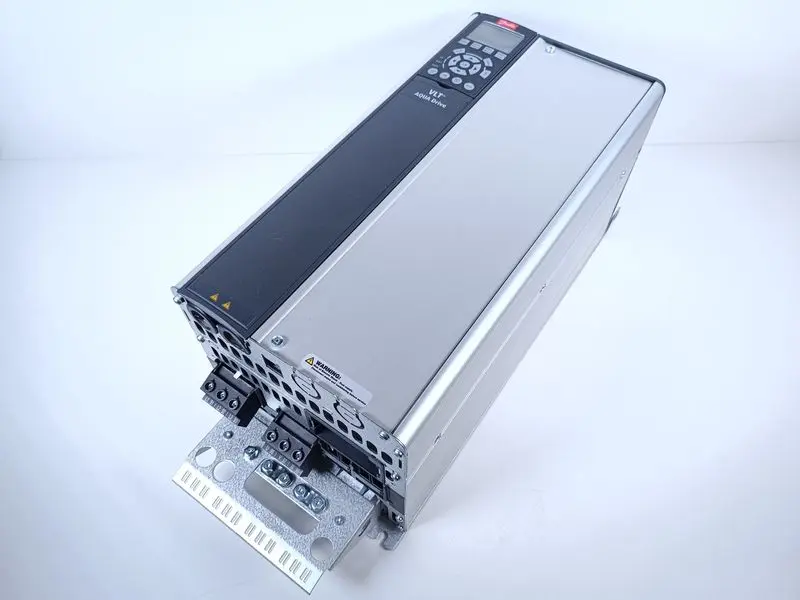 Produktfoto 1 von Danfoss VLT AQUA Drive FC-202P30KT4E20H2TG P/N: 131G6777 TESTED & NEUWERTIG