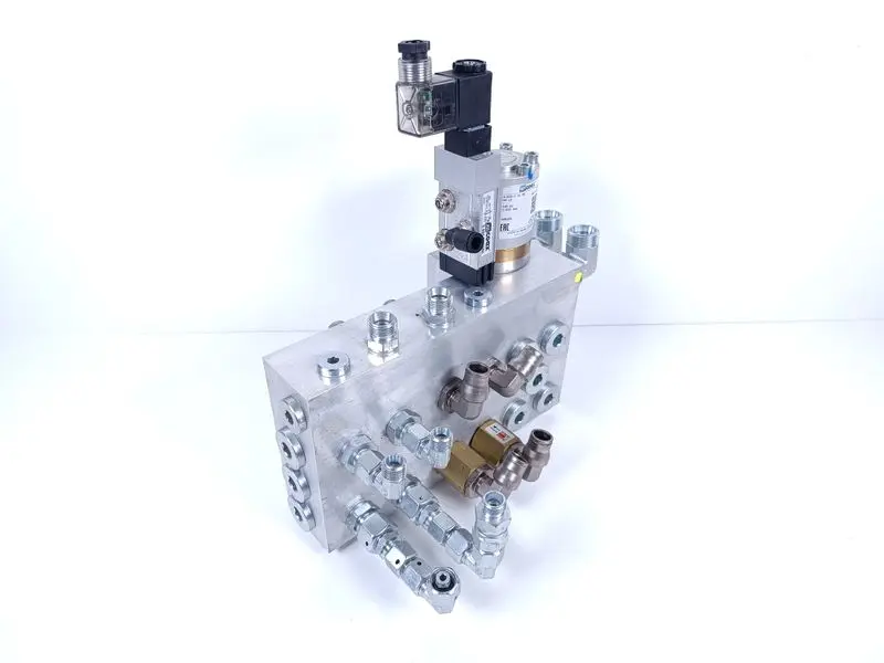 Produktfoto 1 von Müller co-ax 5-PCD-1 10 NC 0-200bar + 0 820 038 980 + 18015 24V DC TOP ZUSTAND