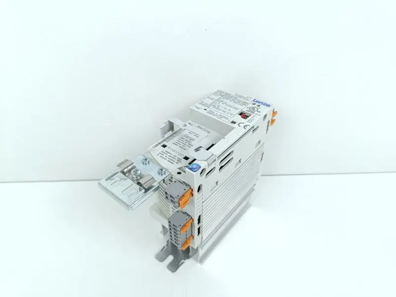 Produktfoto 1 von Lenze 8200 Vector E82EV371_2C Vers. 3B35 TESTED & NEUWERTIG