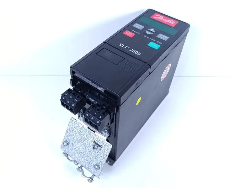 Produktfoto 1 von Danfoss VTL2800 VLT2815PT4B20STR1DBF00A00C0 P/N: 195N1039 TESTED & TOP ZUSTAND