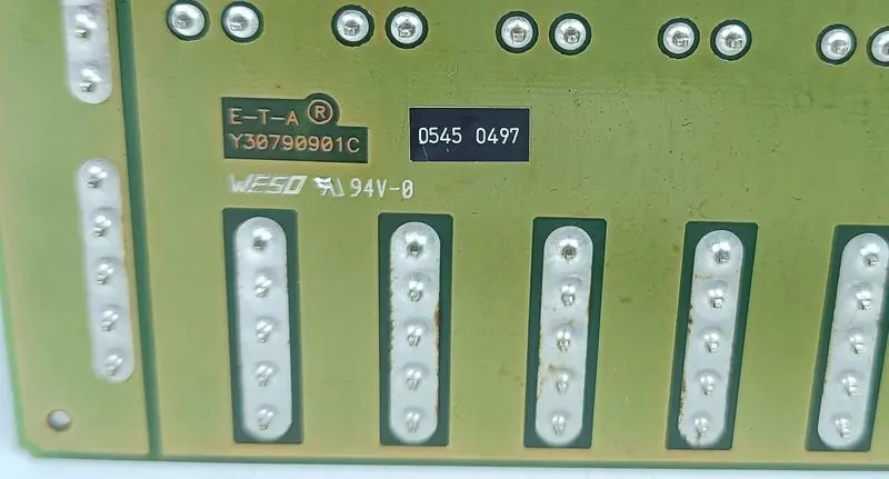 Produktfoto 1 von E-T-A Typ: SVS04-08 C10 B10 DC 24V/40A USED