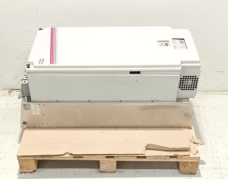 Produktfoto 1 von KEB F4 23 F4 F1U-4R01 23.F4.F1U-4R01 75kw 104kVA 400V TOP ZUSTAND