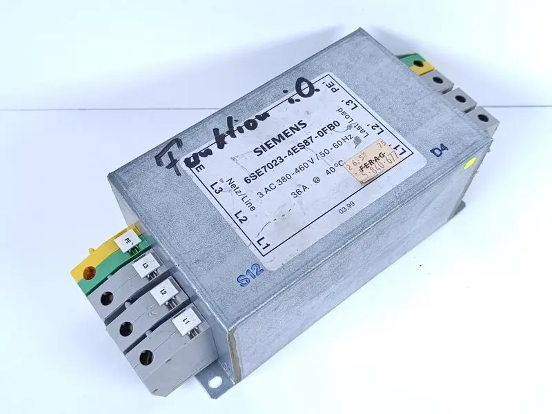 Produktfoto 1 von SIEMENS 6SE7023-4ES87-0FB0 380-480V 50-60Hz 36A 40°C TOP ZUSTAND