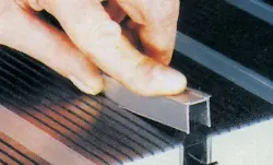 Produktfoto 1 von 564437 Abdeckleisten Aluminium f.Nutenbreite 24x1000 AMF
