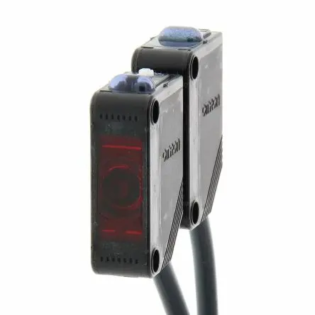 Omron E3Z Rechteckig Optischer Sensor, Durchgangsstrahl, PnP Ausgang, Kabel