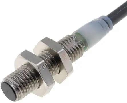 Produktfoto 1 von Omron E2A M8 Induktiver Näherungssensor, Gewinderohr PnP / 200mA 2 mm, IP67 32 V dc
