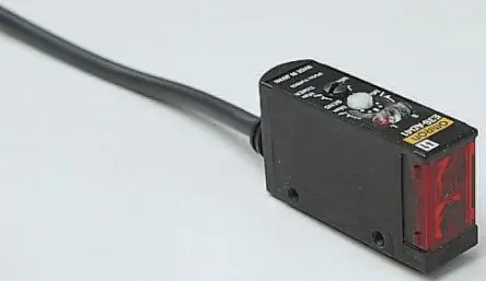 Produktfoto 1 von Omron E3S Kubisch Optischer Sensor, Diffus, PnP Ausgang, Drahtkabel