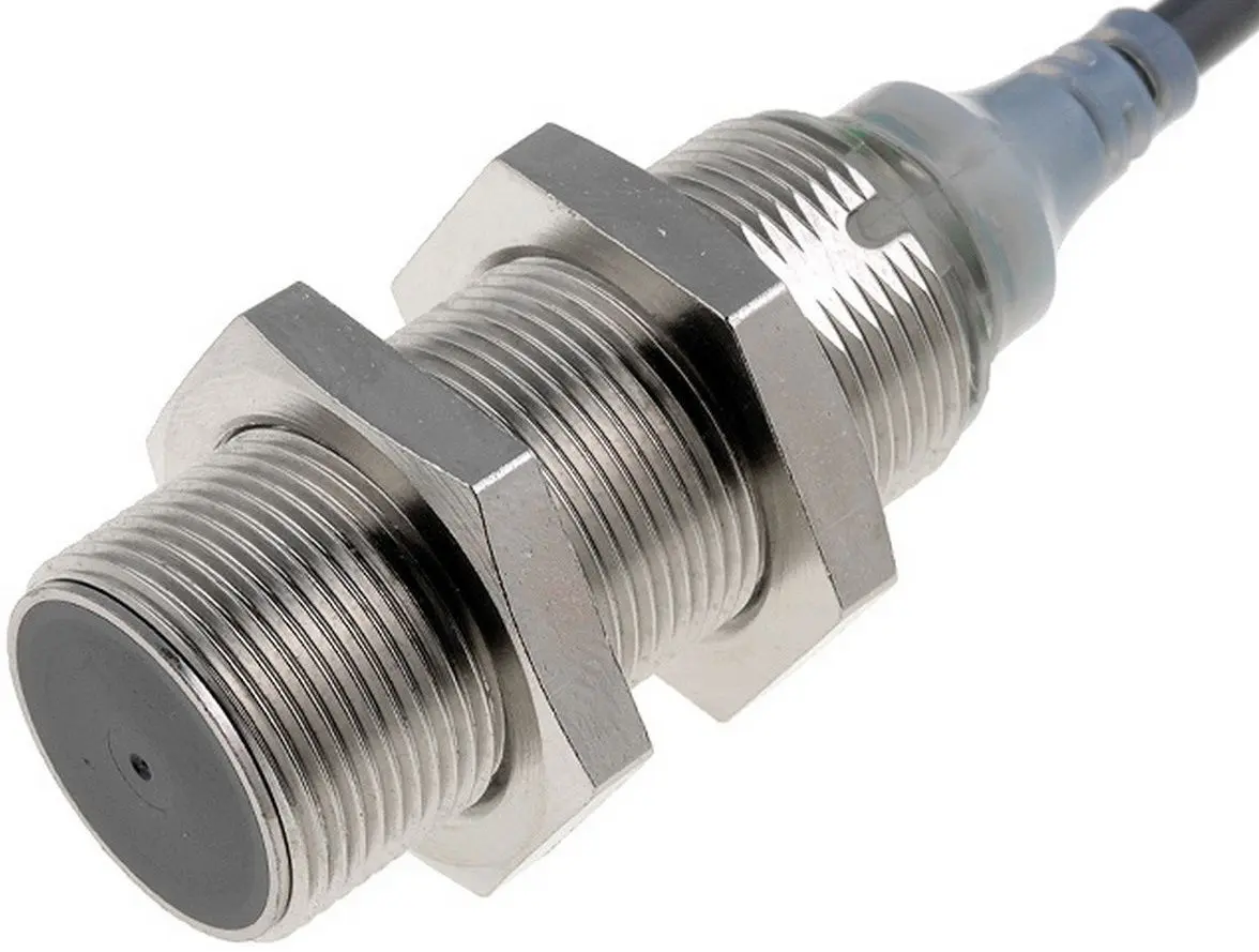 Produktfoto 1 von Omron E2A M18 Näherungssensor Induktiv, Gewinderohr 8 mm PNP 12 → 24 V DC / 200 mA NO, IP67