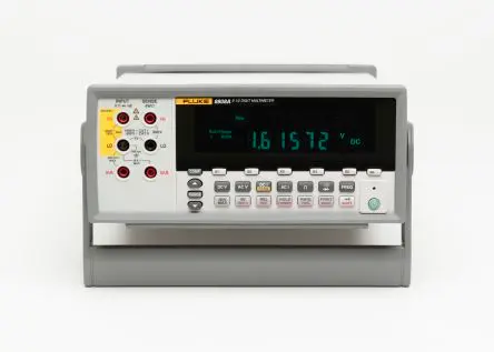 Produktfoto 1 von Fluke calibration 8808A/SU Werkbank Digital Multimeter Echteffektivwert, Gelenk, Steckerhalterung 1 kV ac / 10 A ac 10 A