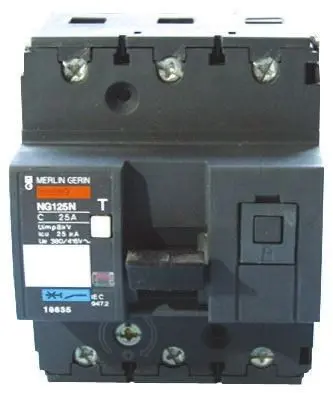 Produktfoto 1 von Schneider Electric NG Miniaturüberlastschalter Typ C, Pol 3-polig 100A 500V ac, Abschaltvermögen 10 kA MG 375 V dc