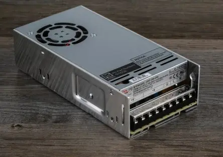 Produktfoto 1 von RS PRO Schaltnetzteil 1 24V dc, Fahrgestell 240V ac