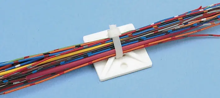 Produktfoto 1 von HellermannTyton MB Befestigungssockel, Nylon 6.6 Schwarz 28 mm x 5.4 mm Kabelbinder x 28mm für 4 mm