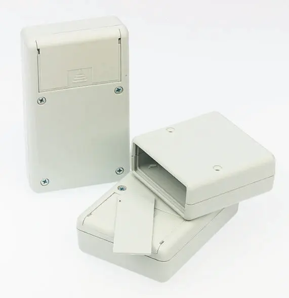Produktfoto 1 von Hammond Tragbares Gehäuse, ABS, 66.2 mm, 140.2 mm, H. 28 mm, Grau, IP54