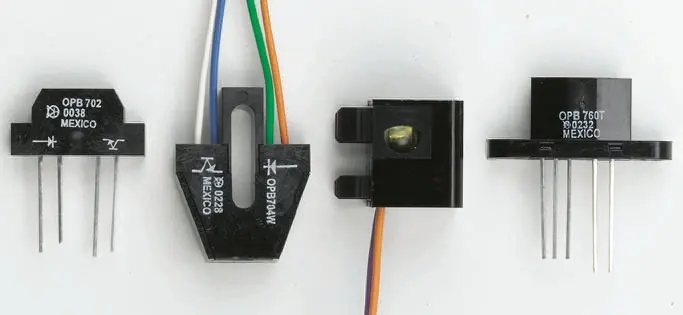 Produktfoto 1 von Optek Reflective Sensor Reflexionslichtschranke 5.08mm Peak Abstand Transistor-Ausgang 15 ns, 4-Pin 1-Kanal Side-View