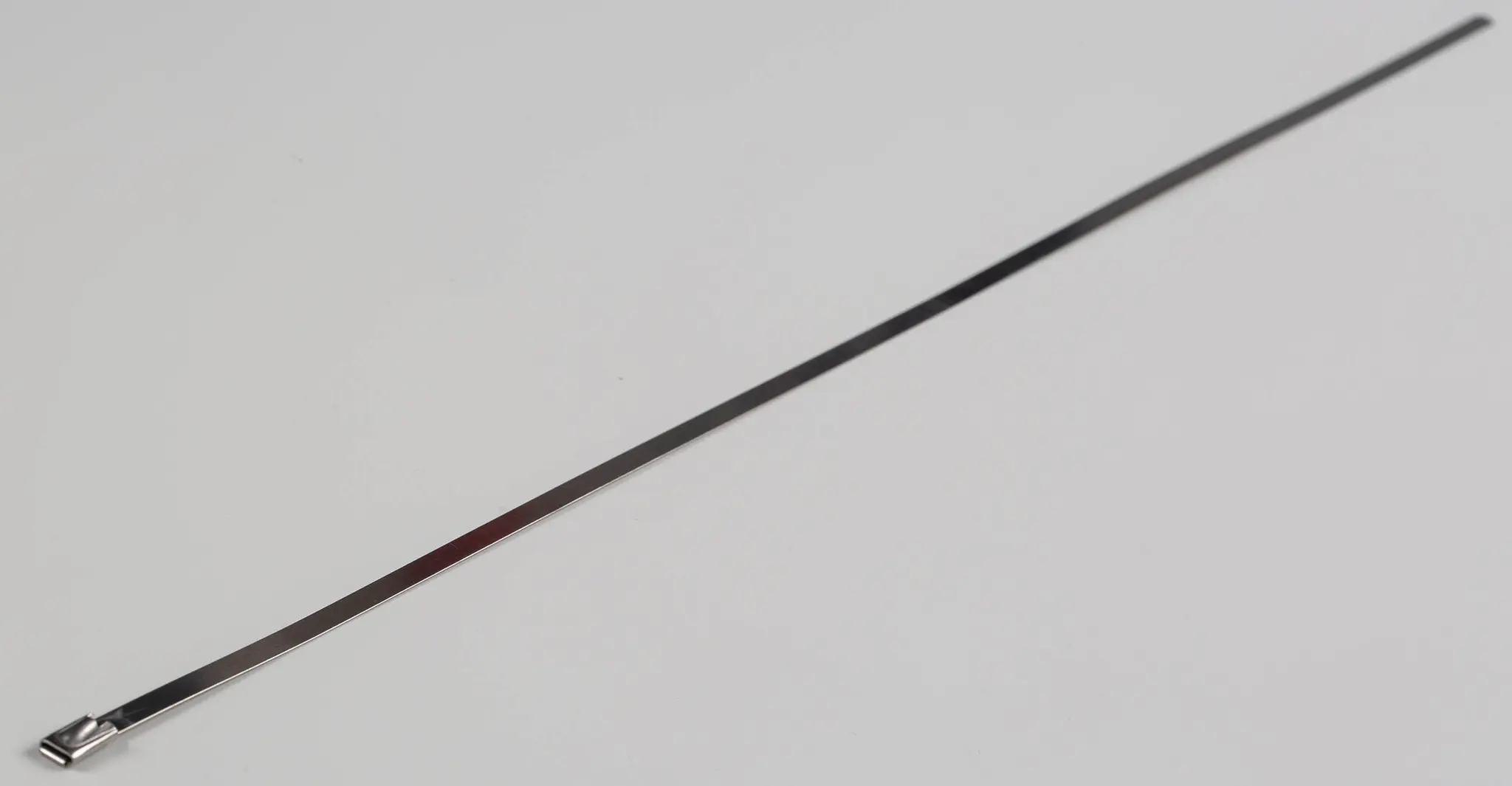 Produktfoto 1 von RS PRO Edelstahl 316 Kabelbinder Kugelverschluss Metallisch 4.6 mm x 520 mm