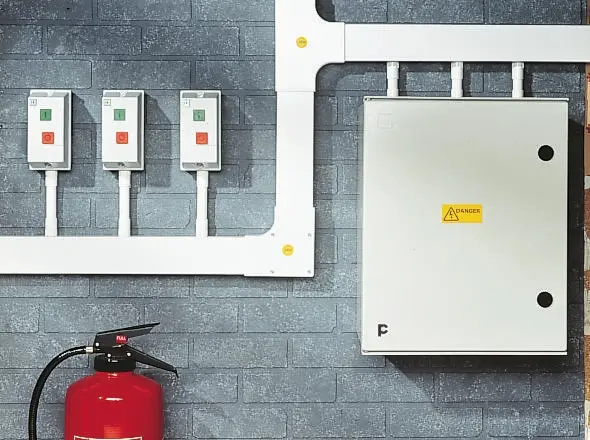 Produktfoto 1 von Schneider Electric TRK Weiß, 100 mm x 50 mm Polyvinylchlorid (unplastifiziert), Länge 3 m