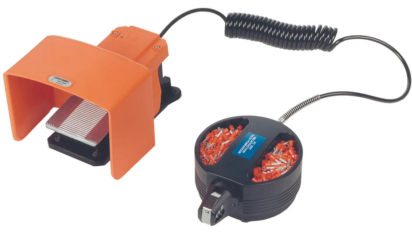 Produktfoto 1 von MECATRACTION AC100 Crimp-Werkzeug 4 to 10mm²