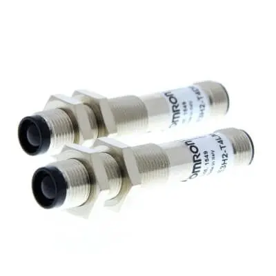 Produktfoto 1 von Omron E3H2 Zylindrisch Optischer Sensor, Durchgangsstrahl, PnP Ausgang, Anschluss