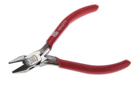 Produktfoto 1 von RS PRO Diagonal Kabelschneider Schließer (NO) 115mm / Backen 10mm, Schneidleistung 1.3 mm