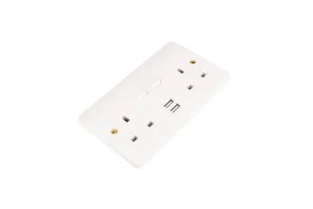 Produktfoto 1 von MK Electric Steckdose Geschaltet USB, Typ G – Britisch 2-fach Innen Hochwertiger Duroplast Weiß / 13A