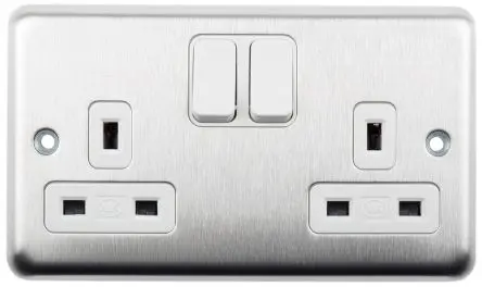 Produktfoto 1 von MK Electric Steckdose Geschaltet Typ G – Britisch 2-fach Stahl Silber / 13A