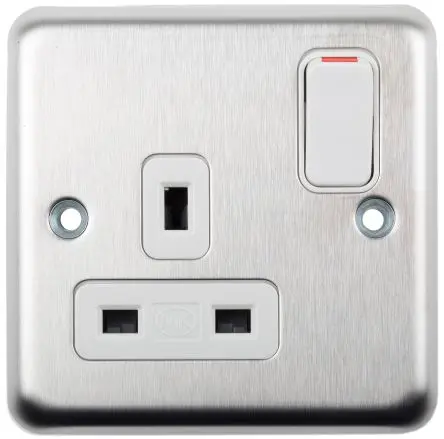 Produktfoto 1 von MK Electric Steckdose Geschaltet Typ G – Britisch 1-fach Stahl Silber / 13A