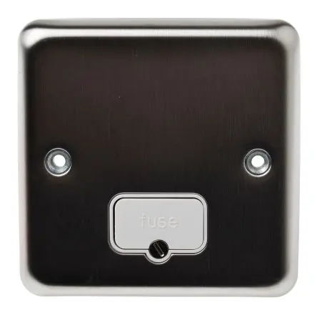 Produktfoto 1 von MK Electric K948 Gesicherte Abzweigdose 6 Ausbrüche Geschaltet 30 mA 25 mm min. 13A