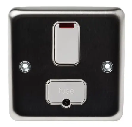 Produktfoto 1 von MK Electric K961 Gesicherte Abzweigdose 6 Ausbrüche Geschaltet 30 mA 35 mm min. 13A