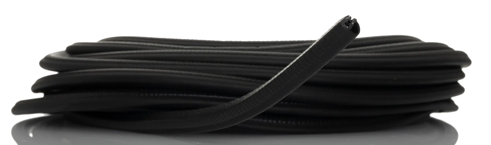 Produktfoto 1 von RS PRO Türdichtung, Kantenschutz, Ethylen-Propylen-Dien-Monomer, Schwarz, B. 11.2 mm, H. 10 mm, L. 20 m
