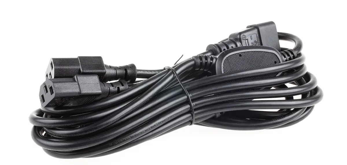 Produktfoto 1 von RS PRO Netzkabel, A IEC C13, B IEC C14, 3 m Schwarz Polyvinylchlorid, 250 V