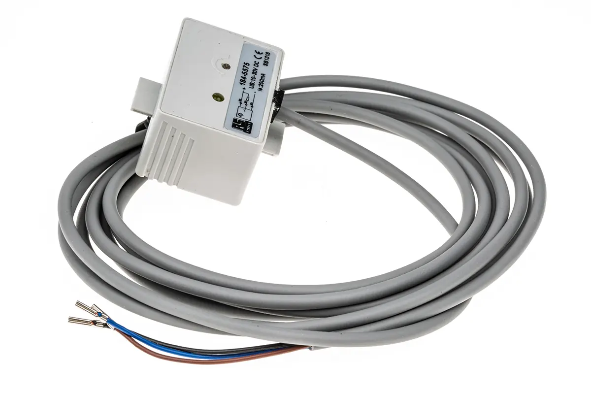Produktfoto 1 von RS PRO Näherungssensor Kapazitiv, Kubisch 26 mm NPN 10 → 30 V dc / 200 mA NO, IP67