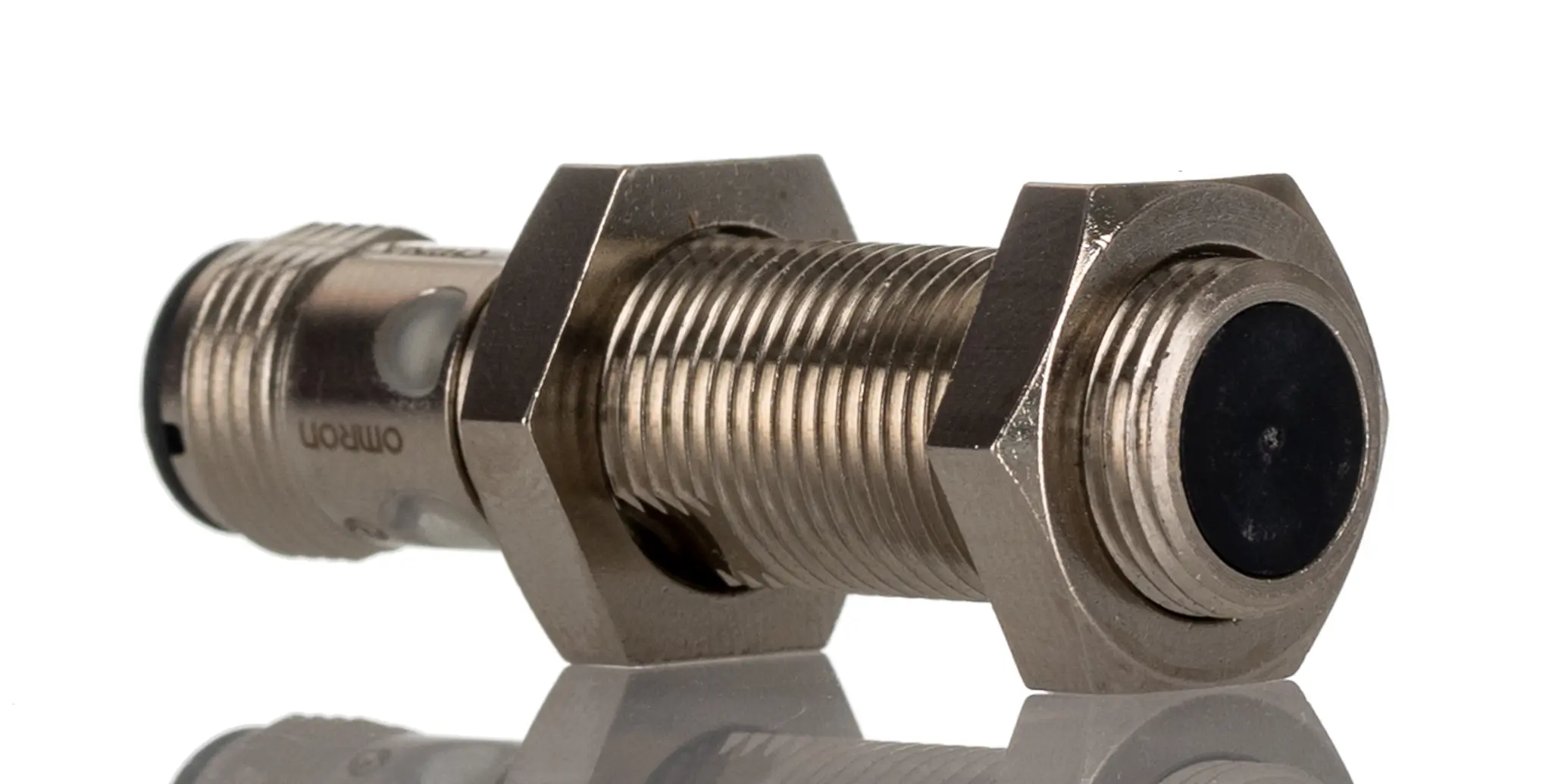 Omron E2E-NEXT M12 Näherungssensor Induktiv, Gewinderohr 4 mm PNP 10→ 30 V dc / 16 mA NO, IP67, IP67G, IP69K