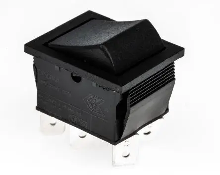 Produktfoto 1 von Arcolectric Panel Wippschalter 2-poliger Umschalter Ein-Neutral-Ein Ein-Ein, 16A, IP67, IP54