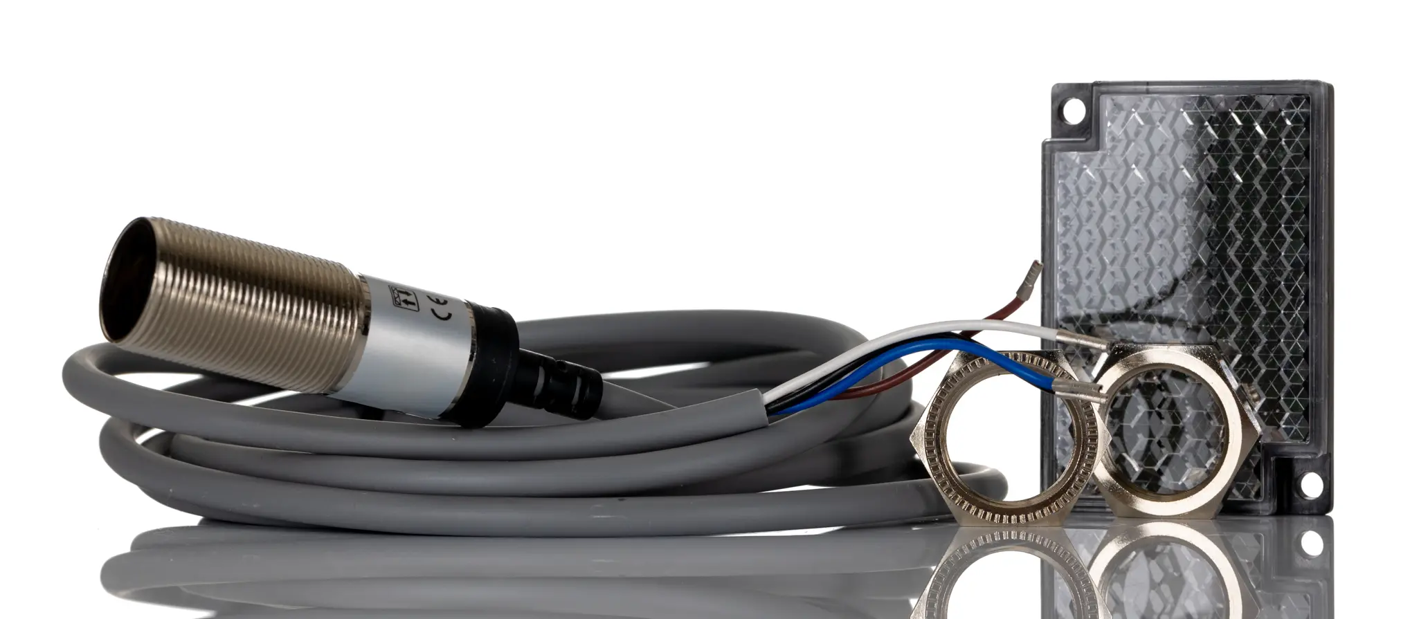 Produktfoto 1 von RS PRO zylindrisch Optischer Sensor, Retroreflektierend, Bereich 3 m, PNP NO+NC Ausgang, Anschlusskabel,