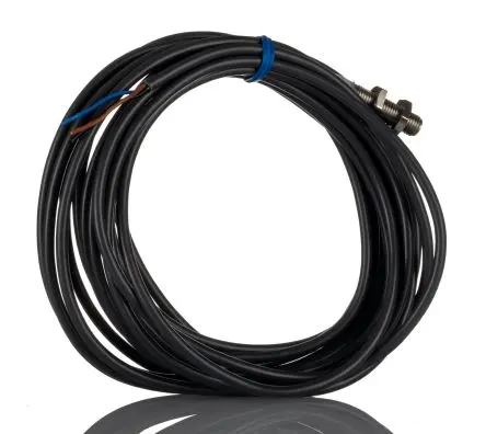 Produktfoto 1 von Omron E2A M8 Induktiver Näherungssensor, Gewinderohr PnP / 200mA 2 mm, IP67, IP69K 32 V dc
