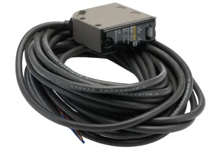Produktfoto 1 von Omron E3S-CL Kubisch Optischer Sensor, Hintergrundunterdrückung, NPN/PNP Ausgang