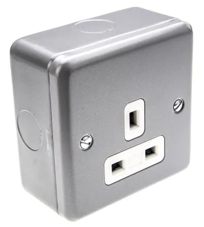 Produktfoto 1 von MK Electric Metalclad Plus Steckdose Typ G – Britisch 1-fach Innen Formgepresster Harnstoff, Duroplast Grau / 13A