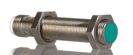 Produktfoto 1 von Pepperl + Fuchs M12 Induktiver Näherungssensor, Gewinderohr PnP / 200mA 2 mm, IP68 36 V dc