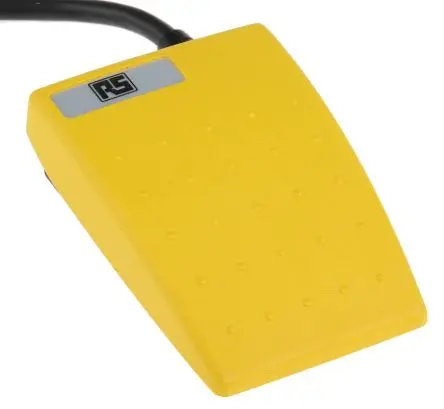 Produktfoto 1 von RS PRO Universal 6221 Fußschalter Tastend, 1-poliger Wechsler Thermoplast, 3A 250 V ac, IPX7