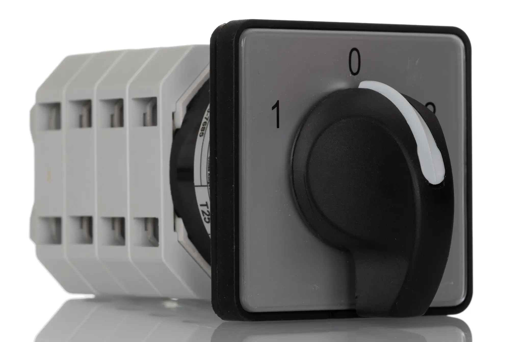 Produktfoto 1 von RS PRO Nockenschalter, 4-polig / 32A, 690V ac, 3-phasig, 3-Stufen Schraub, 60°-Wurfwinkel