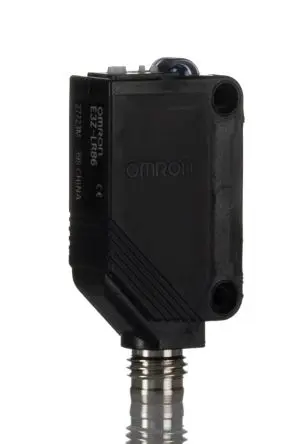 Omron E3Z Rechteckig Optischer Sensor, Reflektierend, PnP Ausgang, 4-polig M8