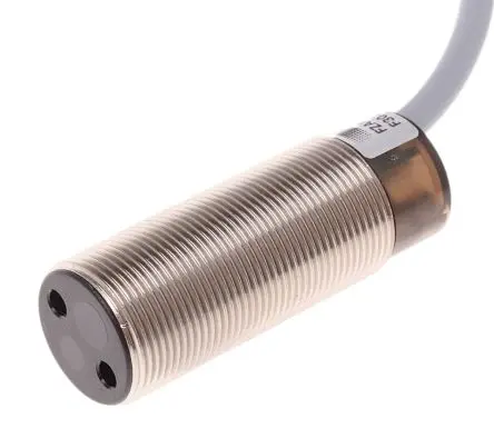 Produktfoto 1 von Baumer FZAM 18P Zylinderförmig Optischer Sensor, Diffus, PnP Ausgang, 3-polig